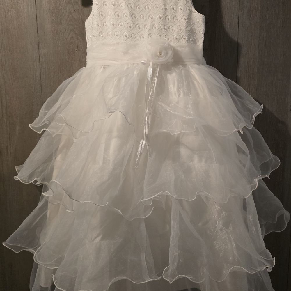 Amberry White Dress Size 6 Girls Pearl Embroidered Floral Accent Wedding Dance